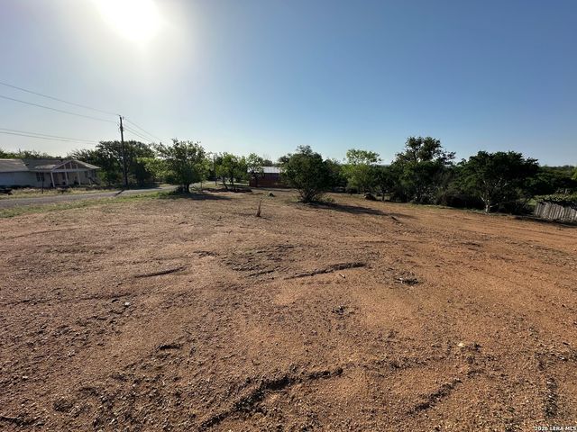 130 E WILLOW DR, Granite Shoals, TX 78654