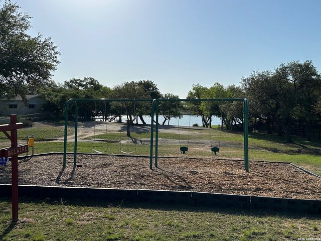 130 E WILLOW DR, Granite Shoals, TX 78654