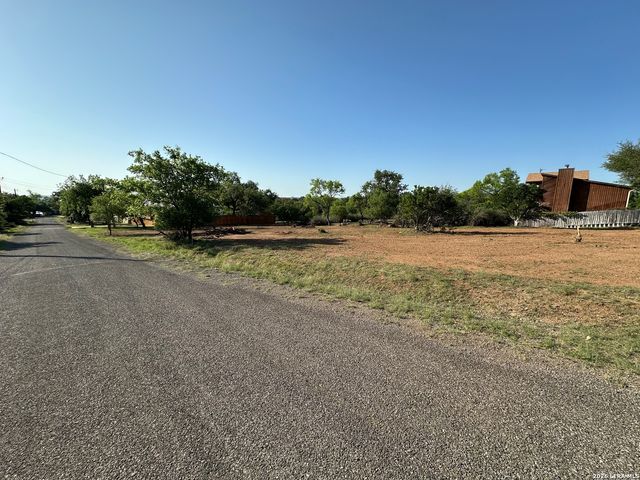 130 E WILLOW DR, Granite Shoals, TX 78654