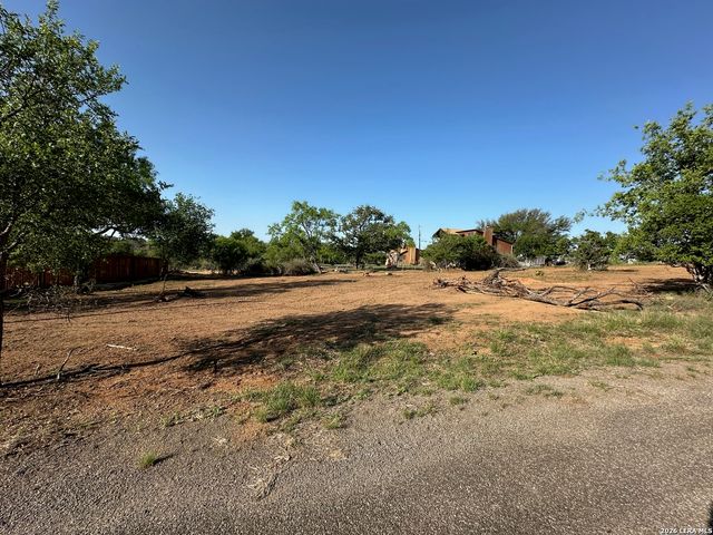 130 E WILLOW DR, Granite Shoals, TX 78654
