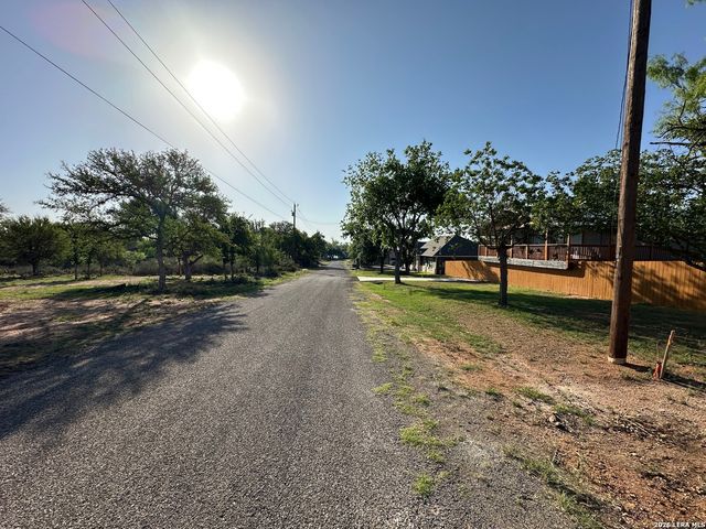 130 E WILLOW DR, Granite Shoals, TX 78654