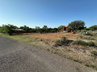 130 E WILLOW DR, Granite Shoals, TX 78654