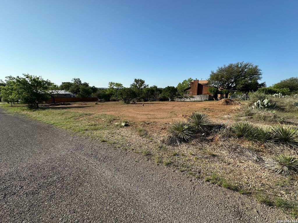 130 E WILLOW DR, Granite Shoals, TX 78654