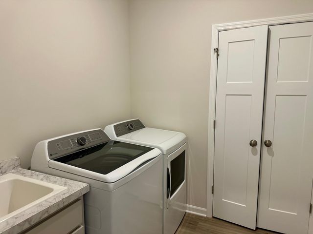 20050 Glarus Lane, Lakeville, MN 55044