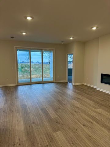 20050 Glarus Lane, Lakeville, MN 55044