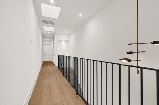 6405 Rodrigo Street B, Houston, TX 77007