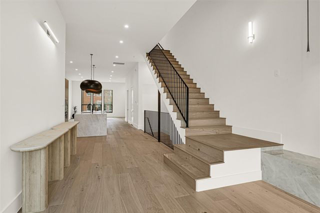 6405 Rodrigo Street B, Houston, TX 77007