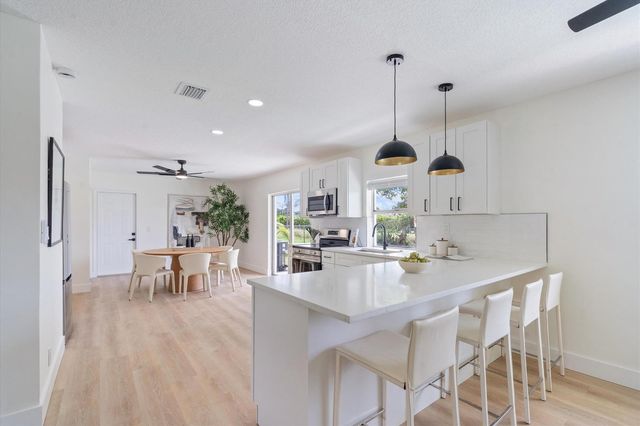 2840 DORSON Way, Delray Beach, FL 33445