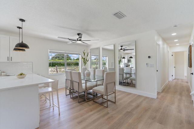 2840 DORSON Way, Delray Beach, FL 33445