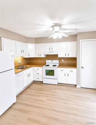 7634 Hazelcrest Drive, Hazelwood, MO 63042