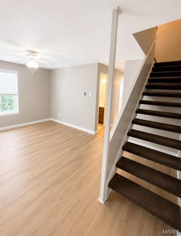 7634 Hazelcrest Drive, Hazelwood, MO 63042