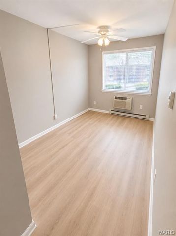 7634 Hazelcrest Drive, Hazelwood, MO 63042