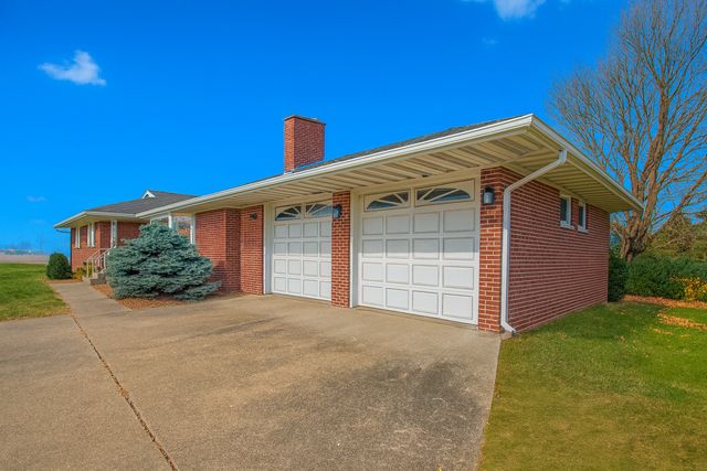 1245 Il Rt 26, Dixon, IL 61021