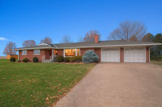 1245 Il Rt 26, Dixon, IL 61021