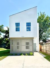 7322 Laredo Street, Houston, TX 77020