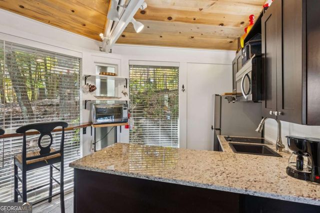 101 Treetopper Circle, Jasper, GA 30143