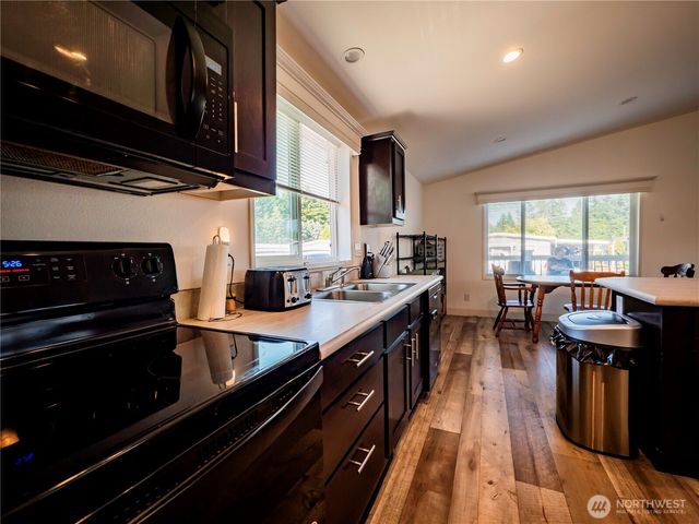 1704 Alonda Lane NE, Olympia, WA 98516