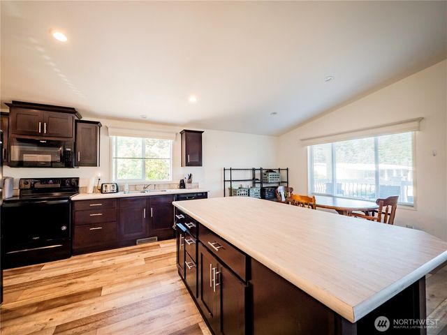 1704 Alonda Lane NE, Olympia, WA 98516