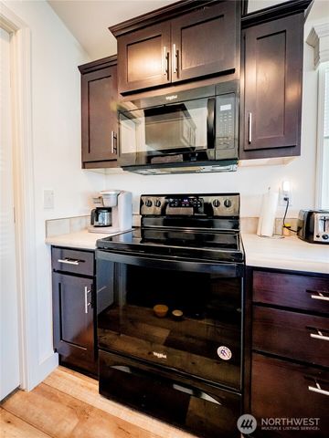 1704 Alonda Lane NE, Olympia, WA 98516