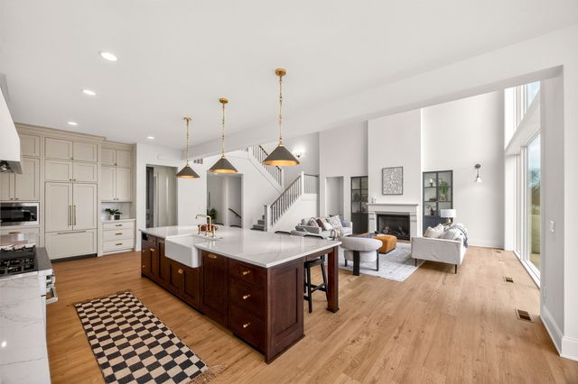 550 Harvest Road, Pella, IA 50219