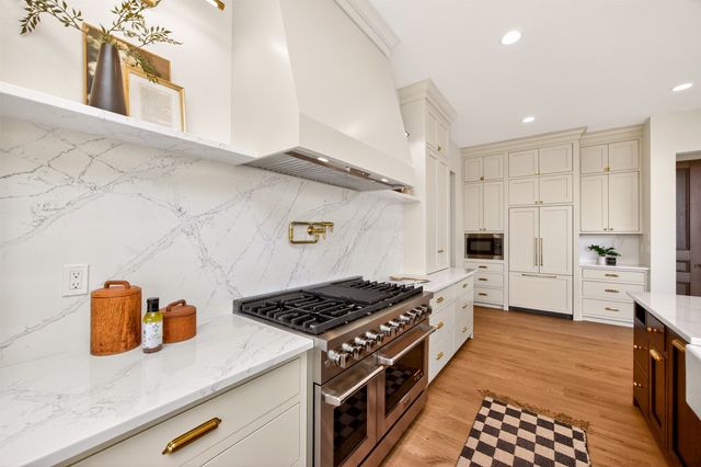 550 Harvest Road, Pella, IA 50219