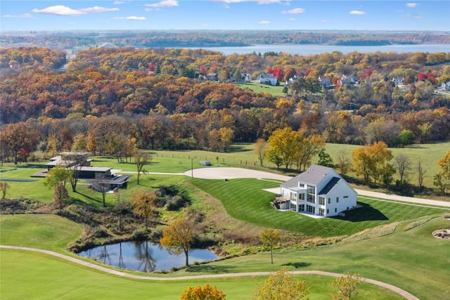 550 Harvest Road, Pella, IA 50219