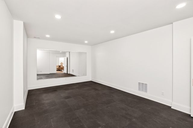 550 Harvest Road, Pella, IA 50219