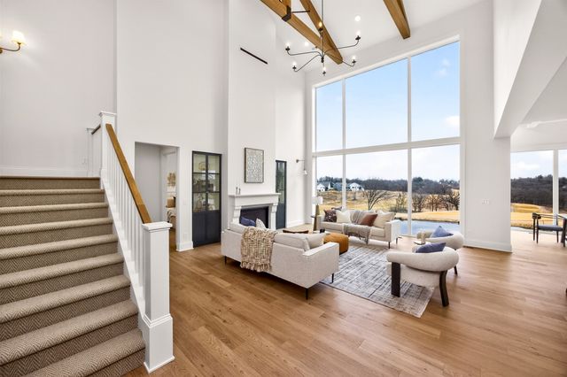 550 Harvest Road, Pella, IA 50219