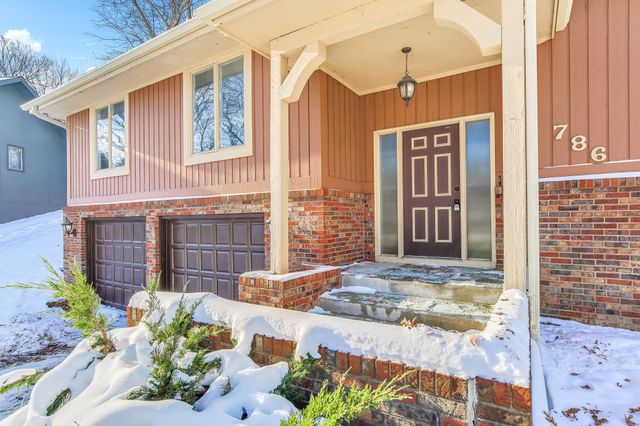 786 Torchwood Court, New Brighton, MN 55112