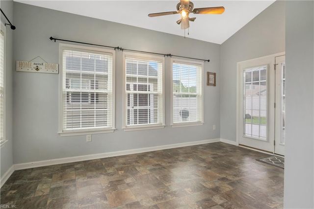 525 Loggerhead DR, Newport News, VA 23601