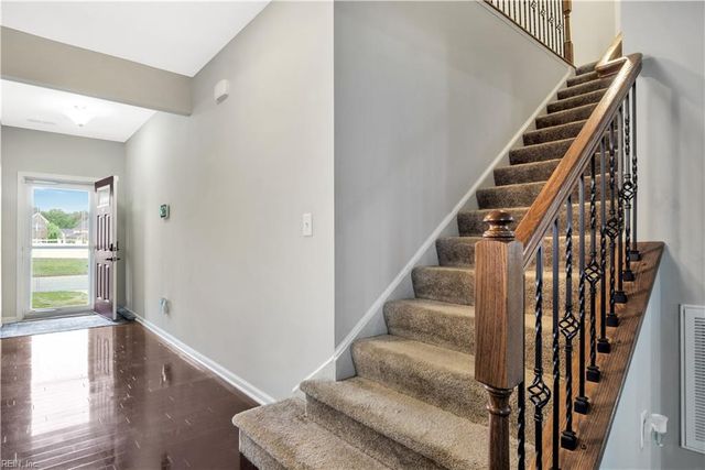 525 Loggerhead DR, Newport News, VA 23601