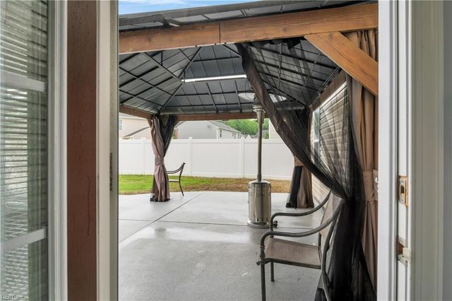 525 Loggerhead DR, Newport News, VA 23601