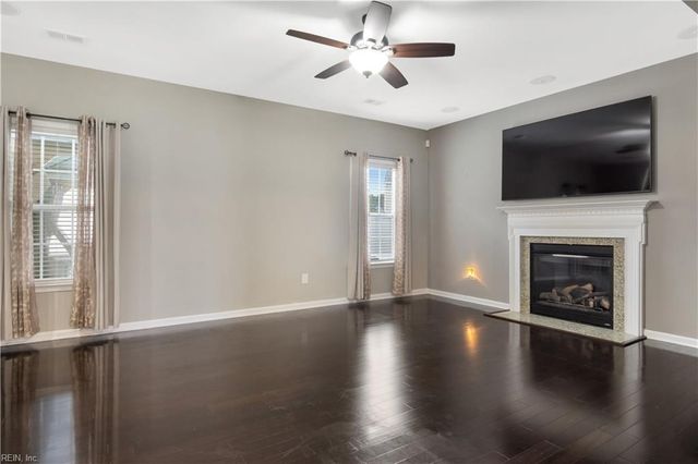 525 Loggerhead DR, Newport News, VA 23601