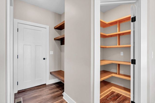 3318 S Capri Ct, Wichita, KS 67210