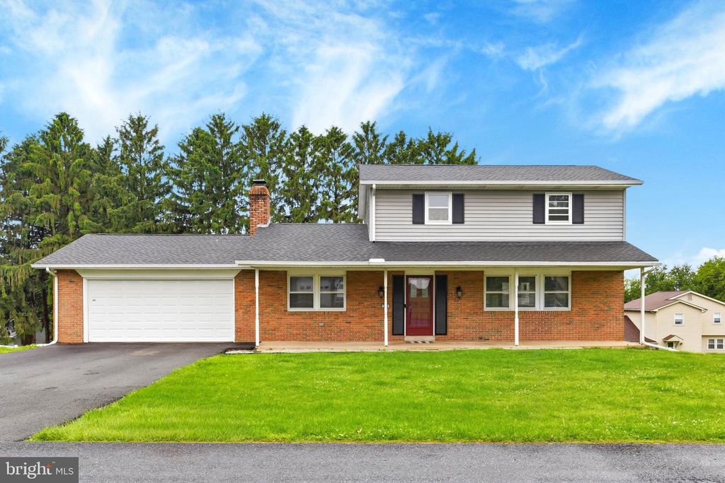 208 FAIRWAY DRIVE, Mechanicsburg, PA 17055