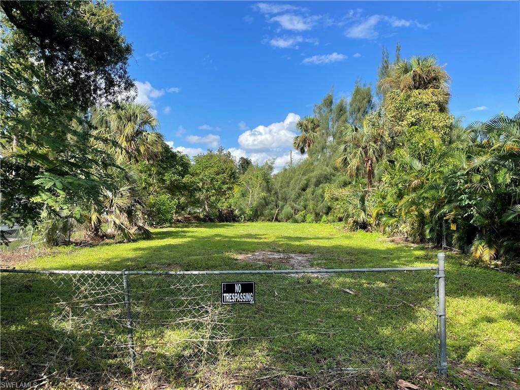 348 Capitol ST, NORTH FORT MYERS, FL 33903 — photo 2