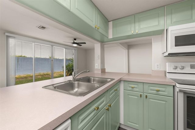 142 MANGO DRIVE, Davenport, FL 33897