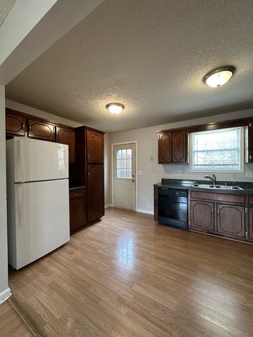 825 Decoy Ct, Oak Grove, KY 42262