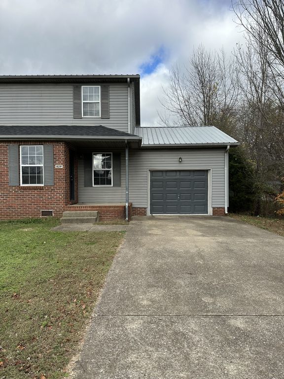 825 Decoy Ct, Oak Grove, KY 42262