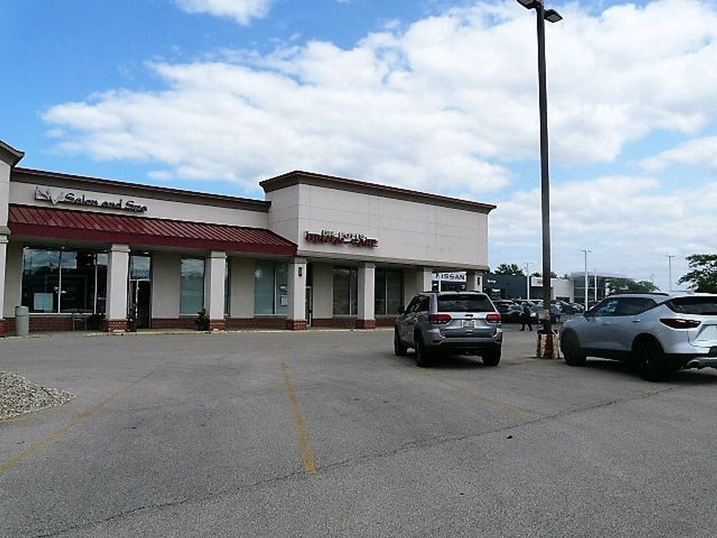 908 Milwaukee Avenue, Libertyville, IL 60048