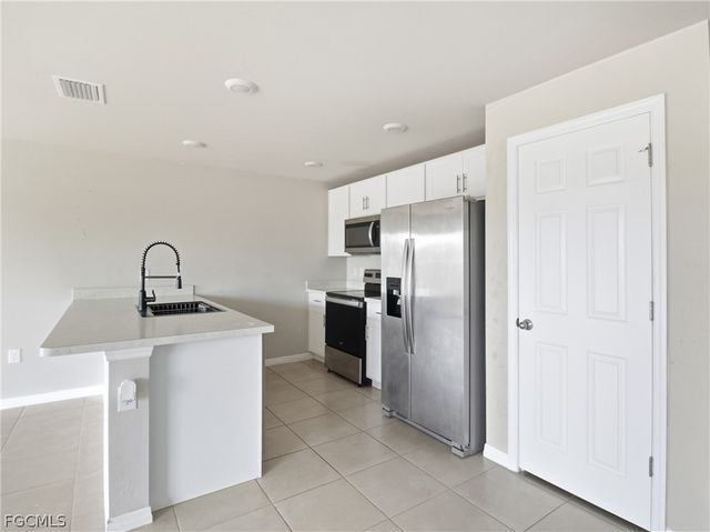 4214 NE 20th CT, Cape Coral, FL 33909