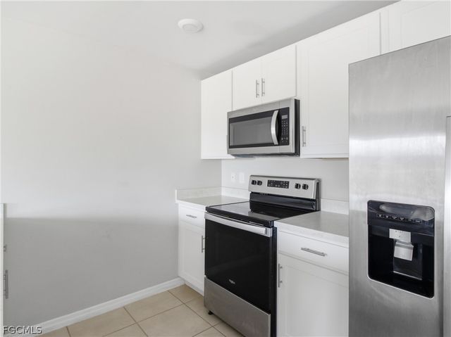 4214 NE 20th CT, Cape Coral, FL 33909