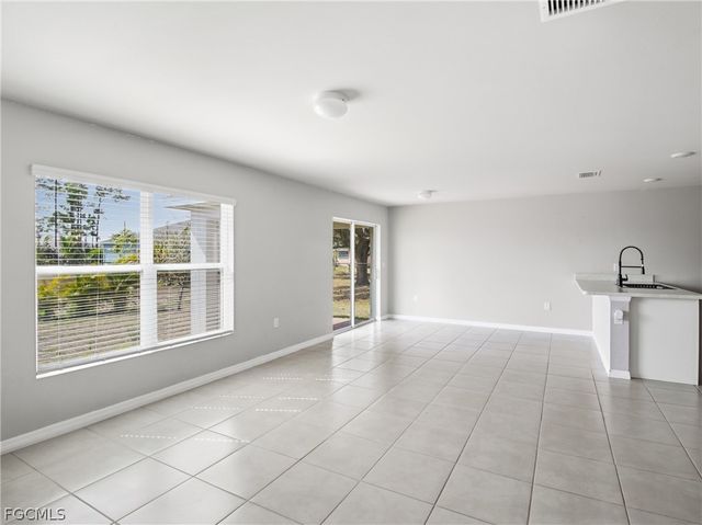 4214 NE 20th CT, Cape Coral, FL 33909