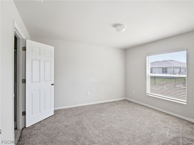 4214 NE 20th CT, Cape Coral, FL 33909