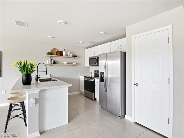 4214 NE 20th CT, Cape Coral, FL 33909