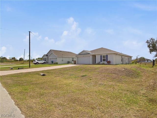 4214 NE 20th CT, Cape Coral, FL 33909