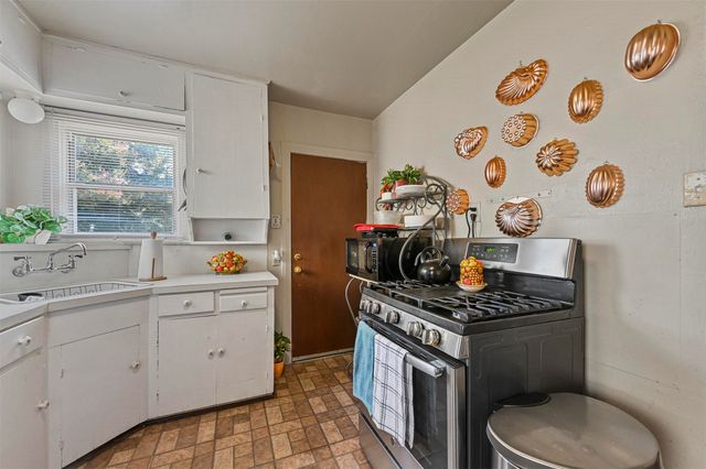 7318 Robin Road, Dallas, TX 75209