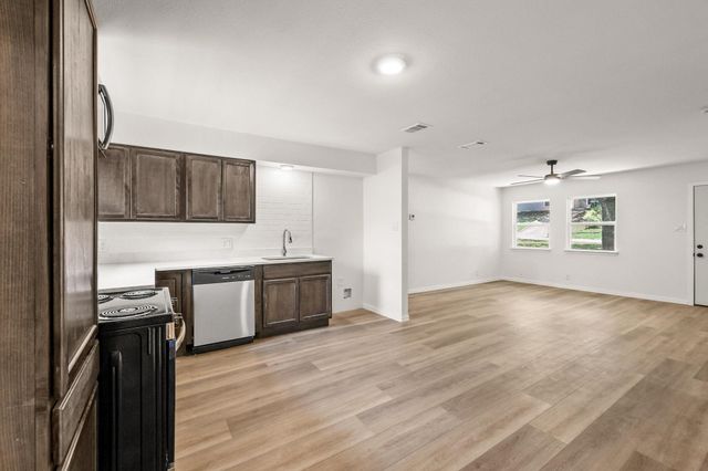 1108 Park Drive, Denison, TX 75020