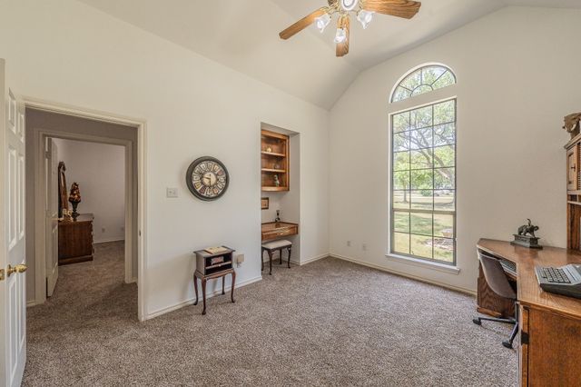 2305 Floyd Hampton Road, Crowley, TX 76036