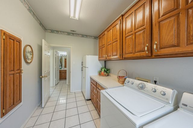 2305 Floyd Hampton Road, Crowley, TX 76036